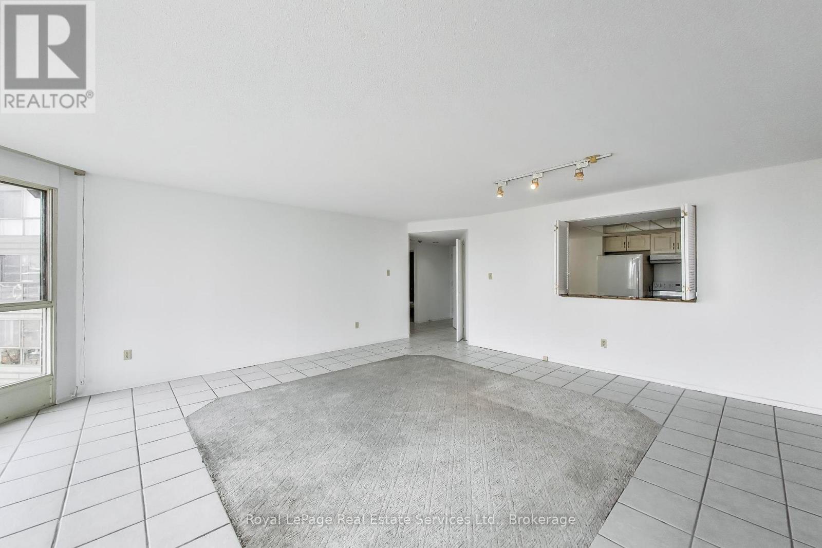 #611 5 WELDRICK ROAD W - 3