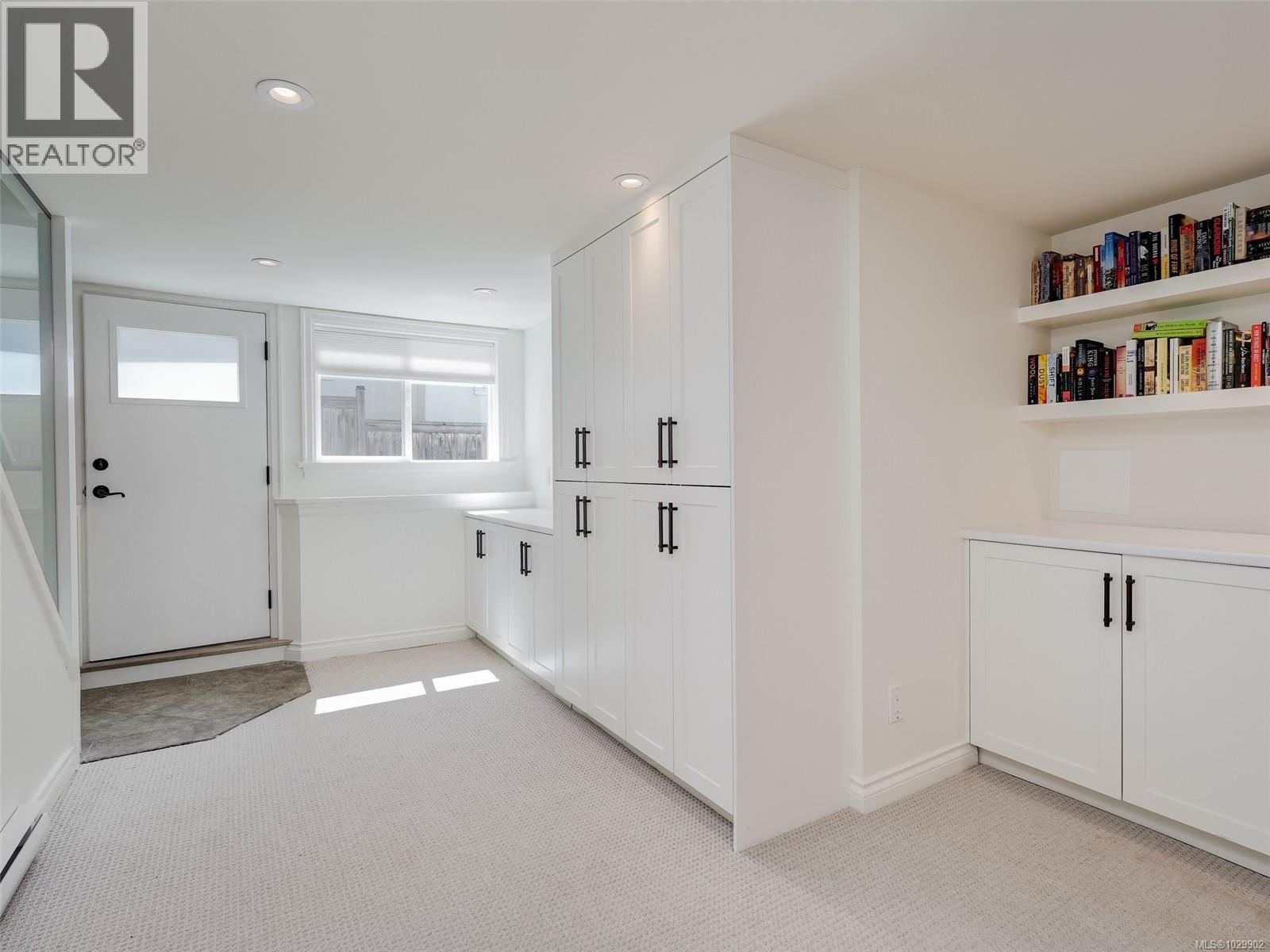  354 Gorge Road West, Saanich