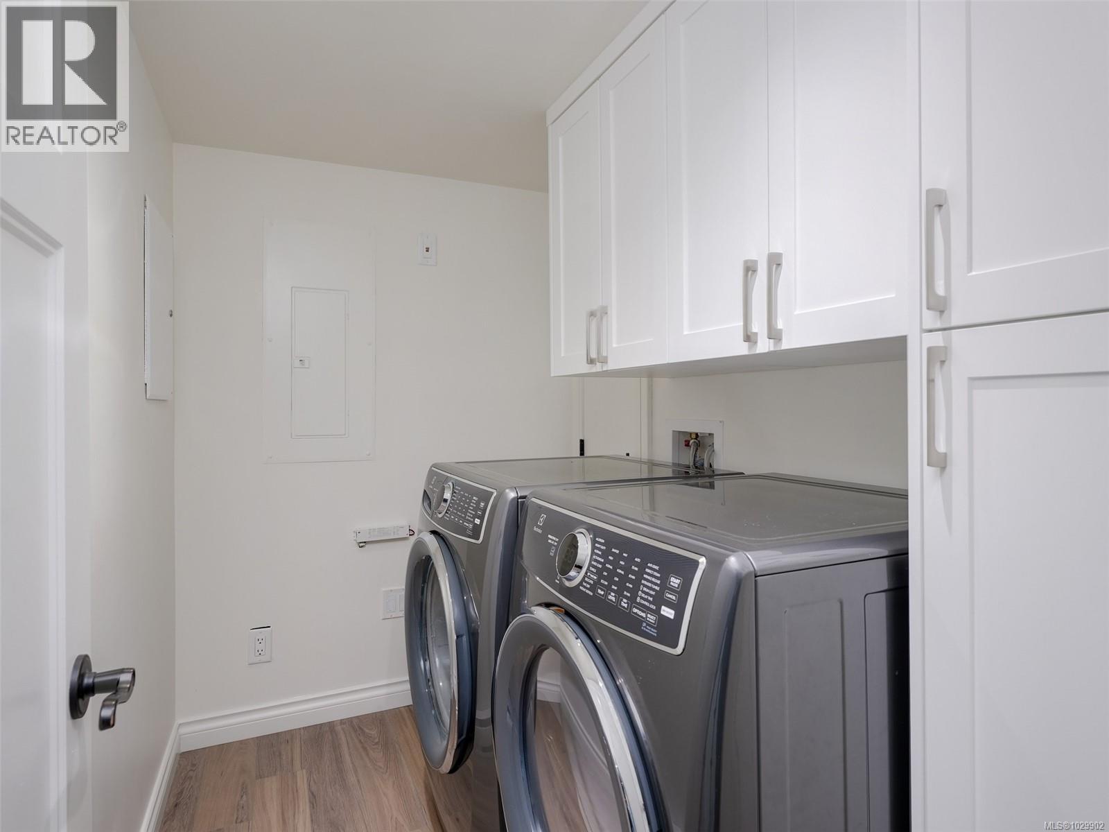  354 Gorge Road West, Saanich