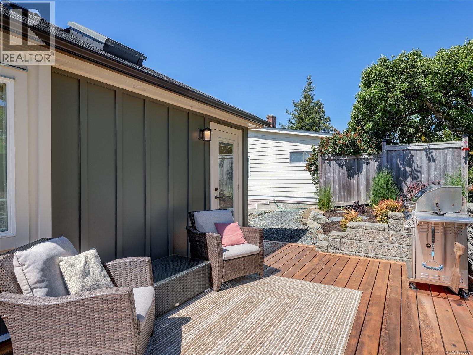  354 Gorge Road West, Saanich