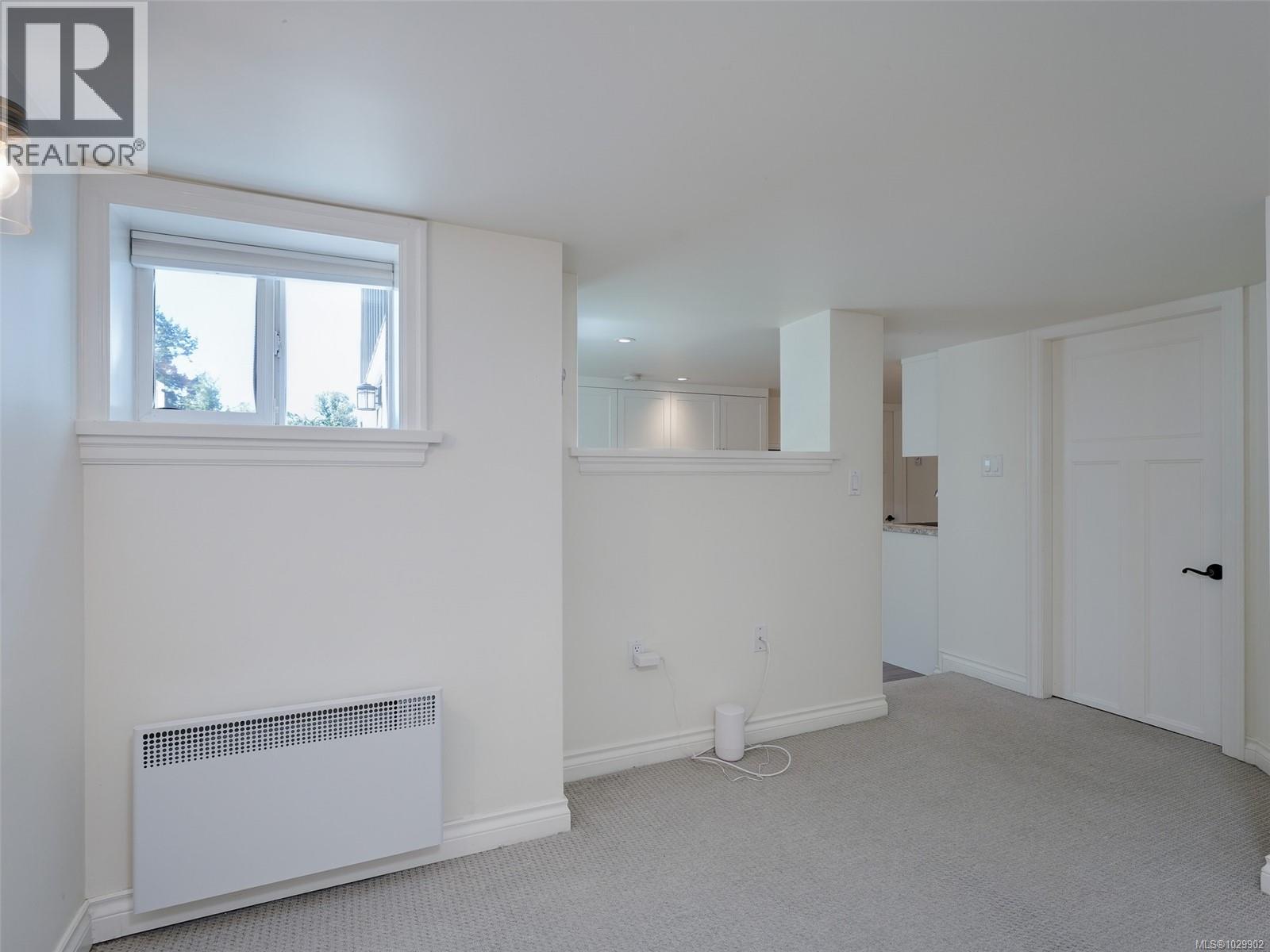  354 Gorge Road West, Saanich