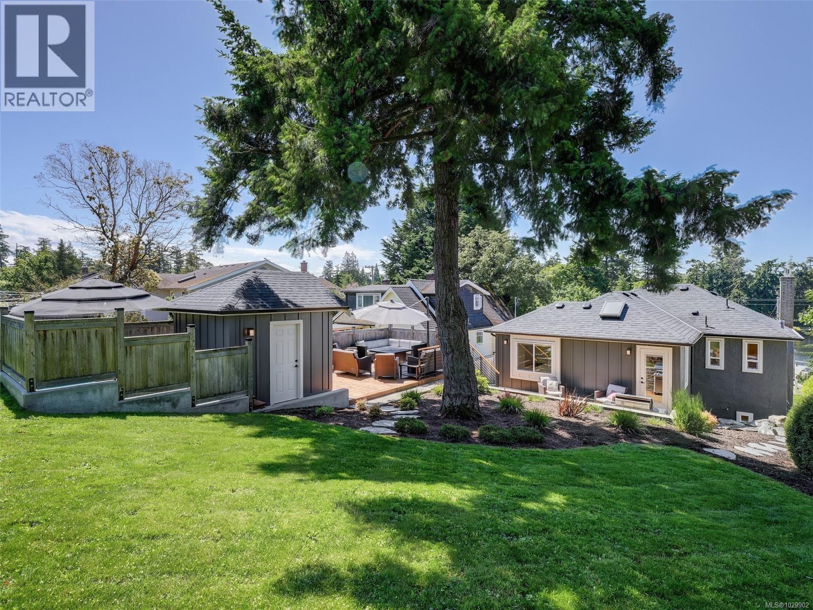  354 Gorge Road West, Saanich