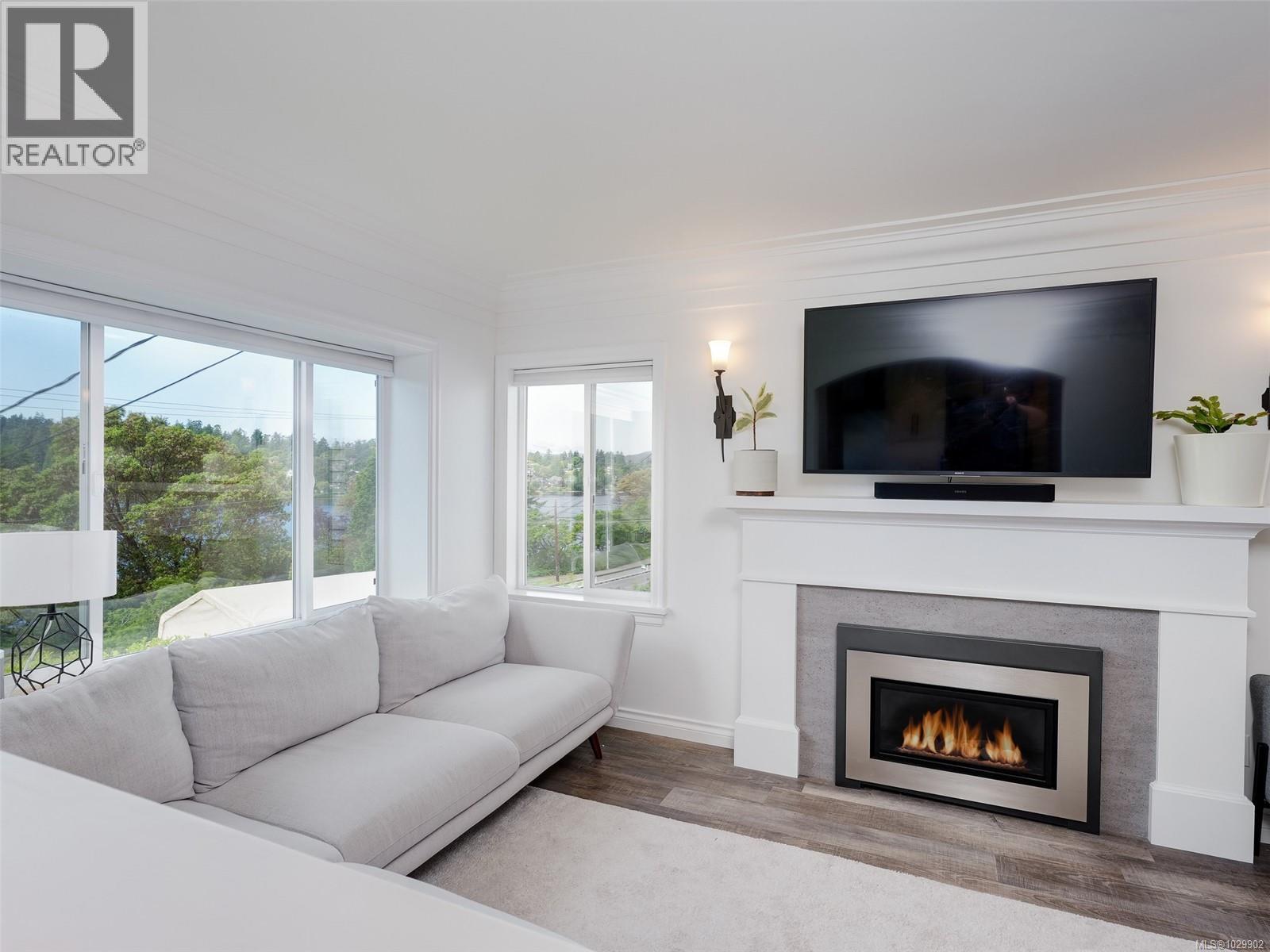  354 Gorge Road West, Saanich