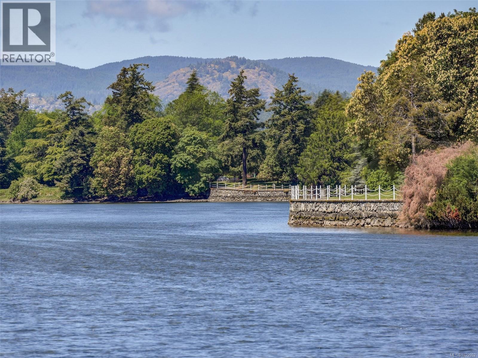  354 Gorge Road West, Saanich