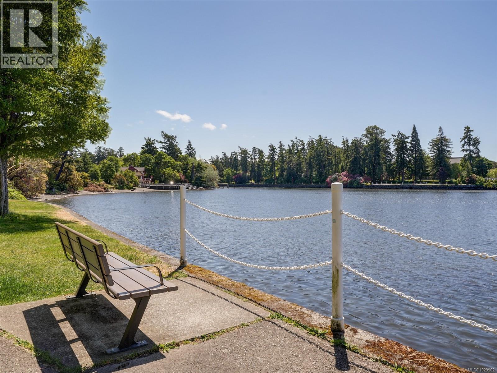  354 Gorge Road West, Saanich