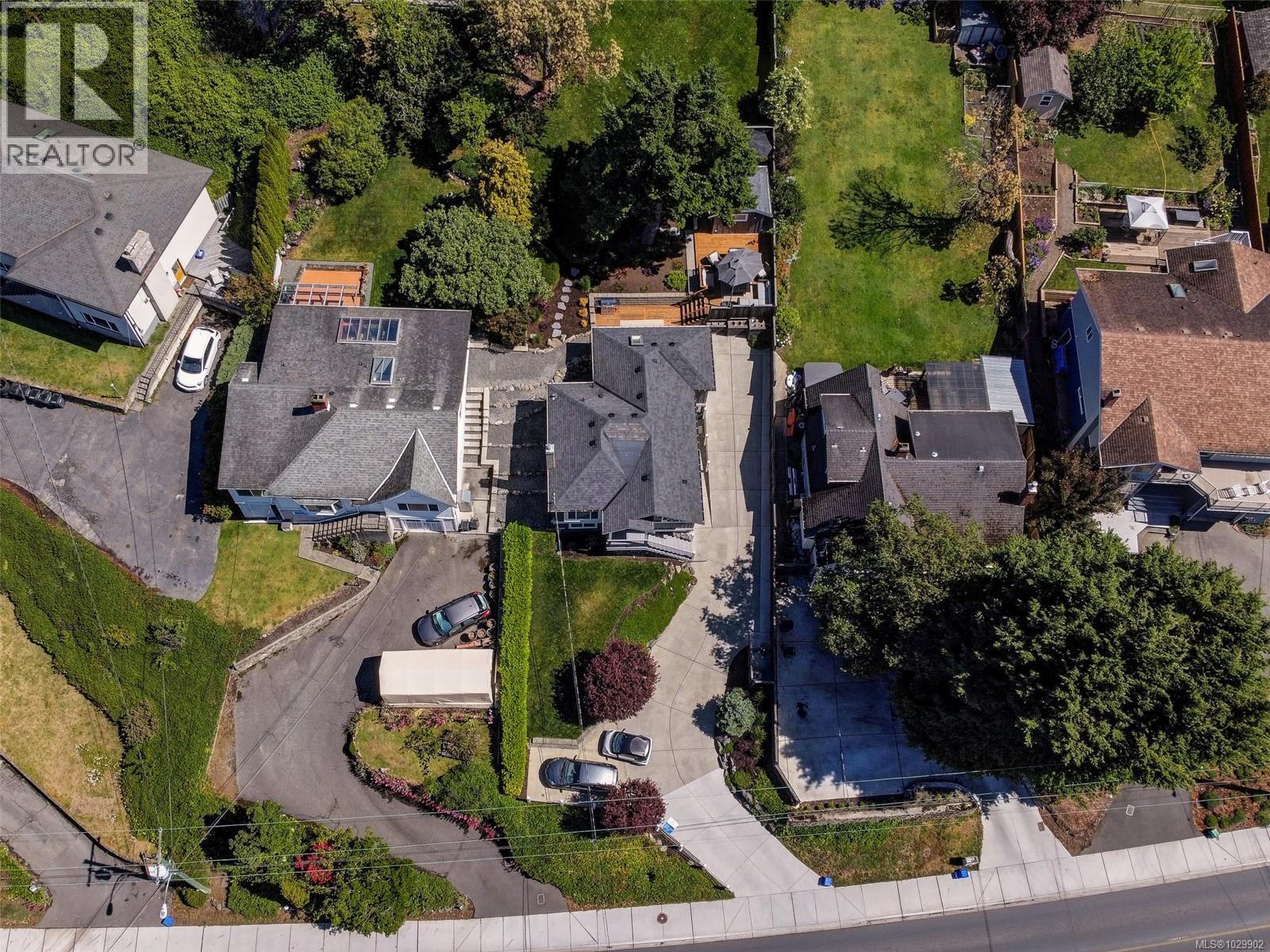  354 Gorge Road West, Saanich