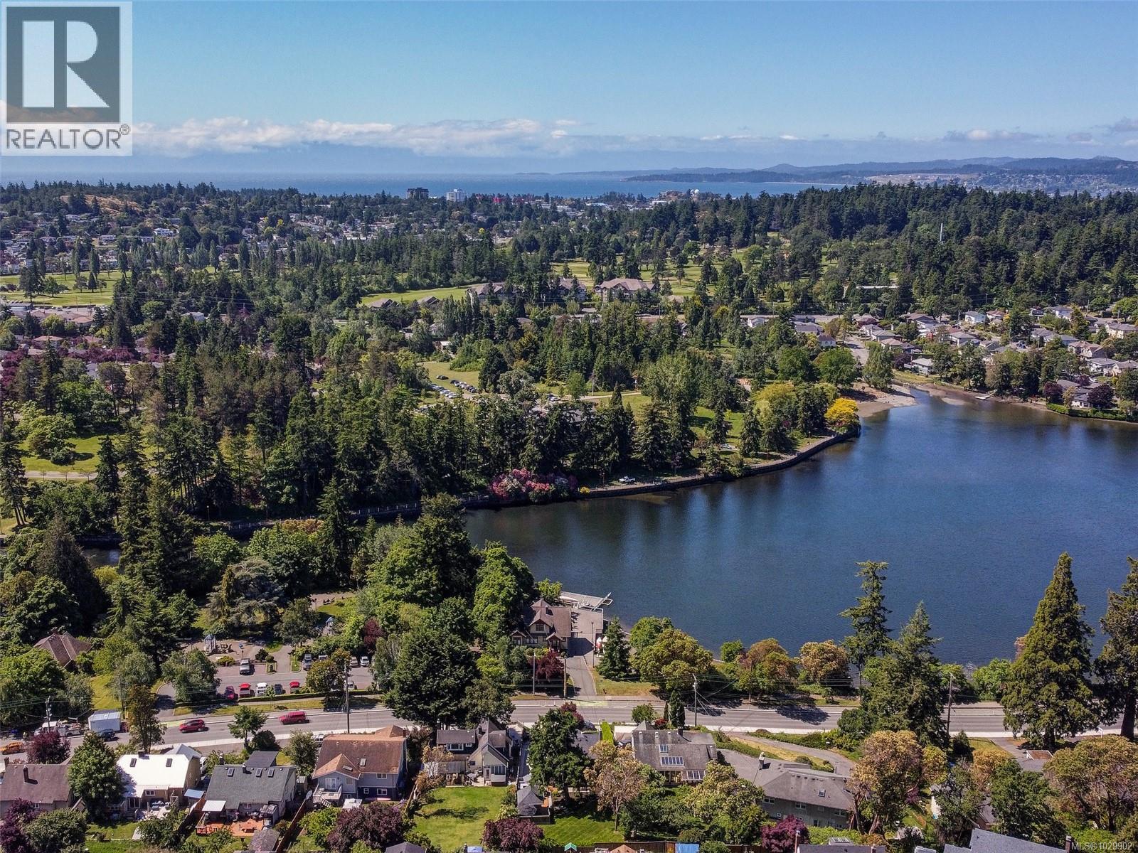  354 Gorge Road West, Saanich