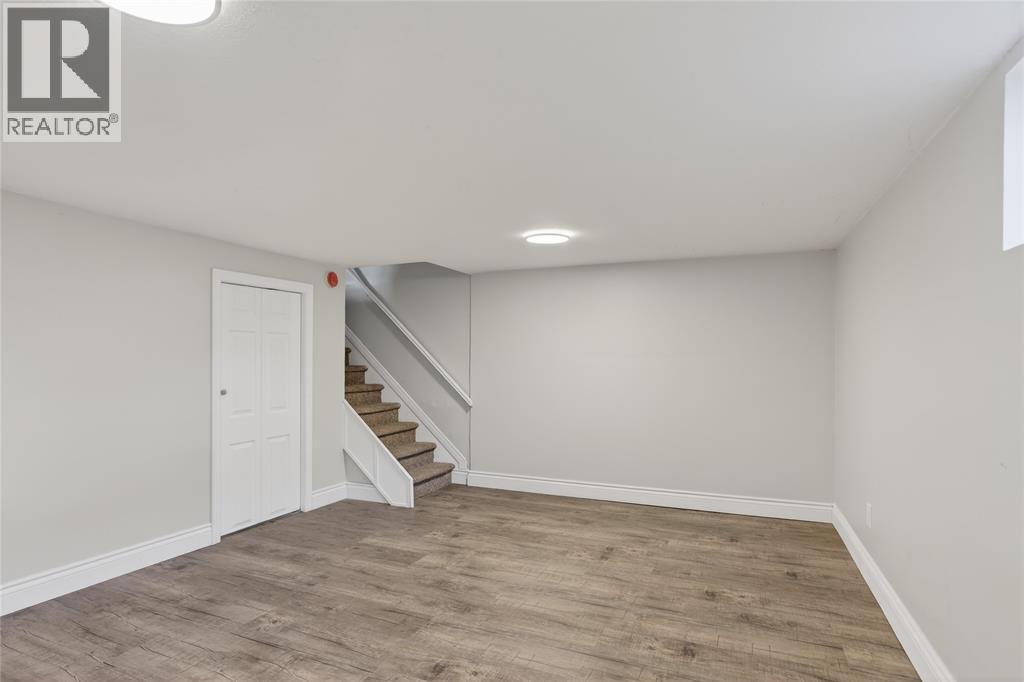 #20 816 WELLINGTON STREET - 20
