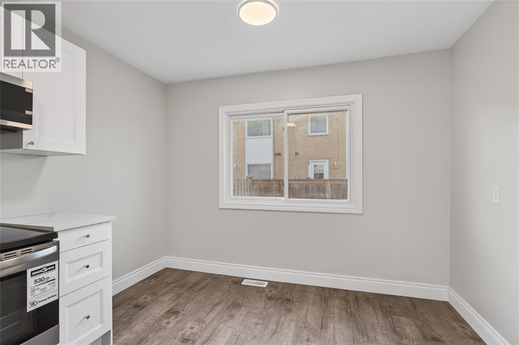 #20 816 WELLINGTON STREET - 10