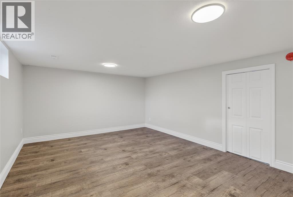 #20 816 WELLINGTON STREET - 22