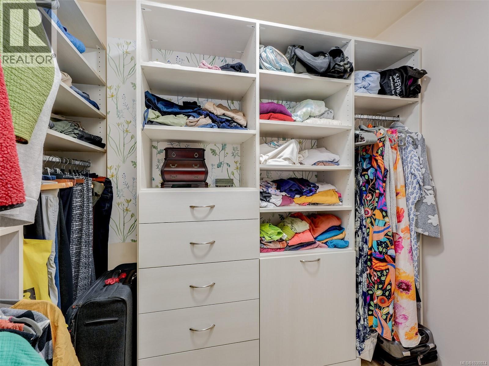  3914 Gibson Court, Saanich