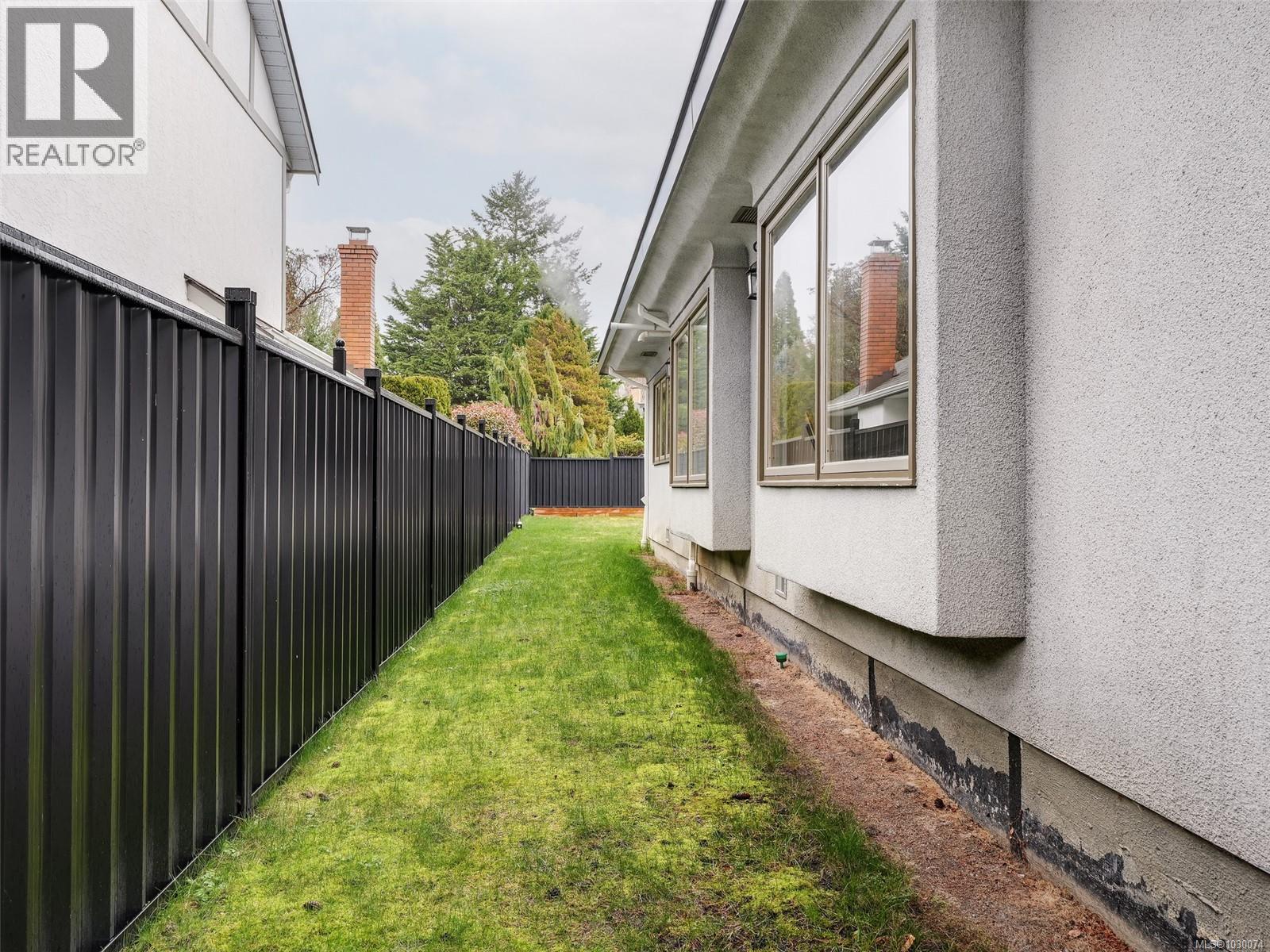  3914 Gibson Court, Saanich