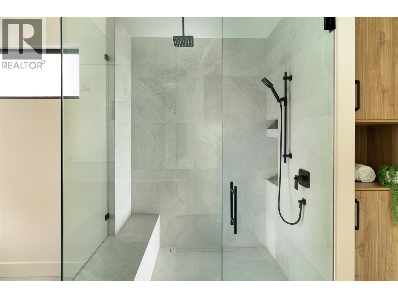  573 Clifton Court, Kelowna