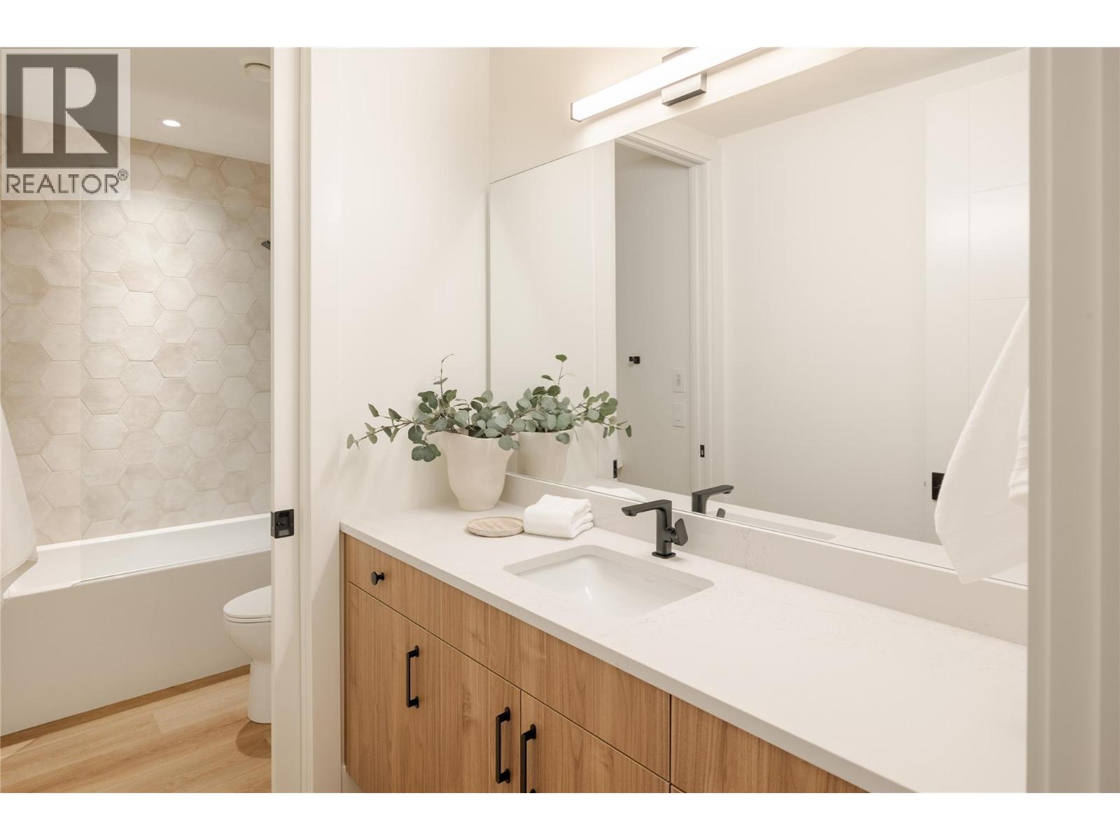  573 Clifton Court, Kelowna