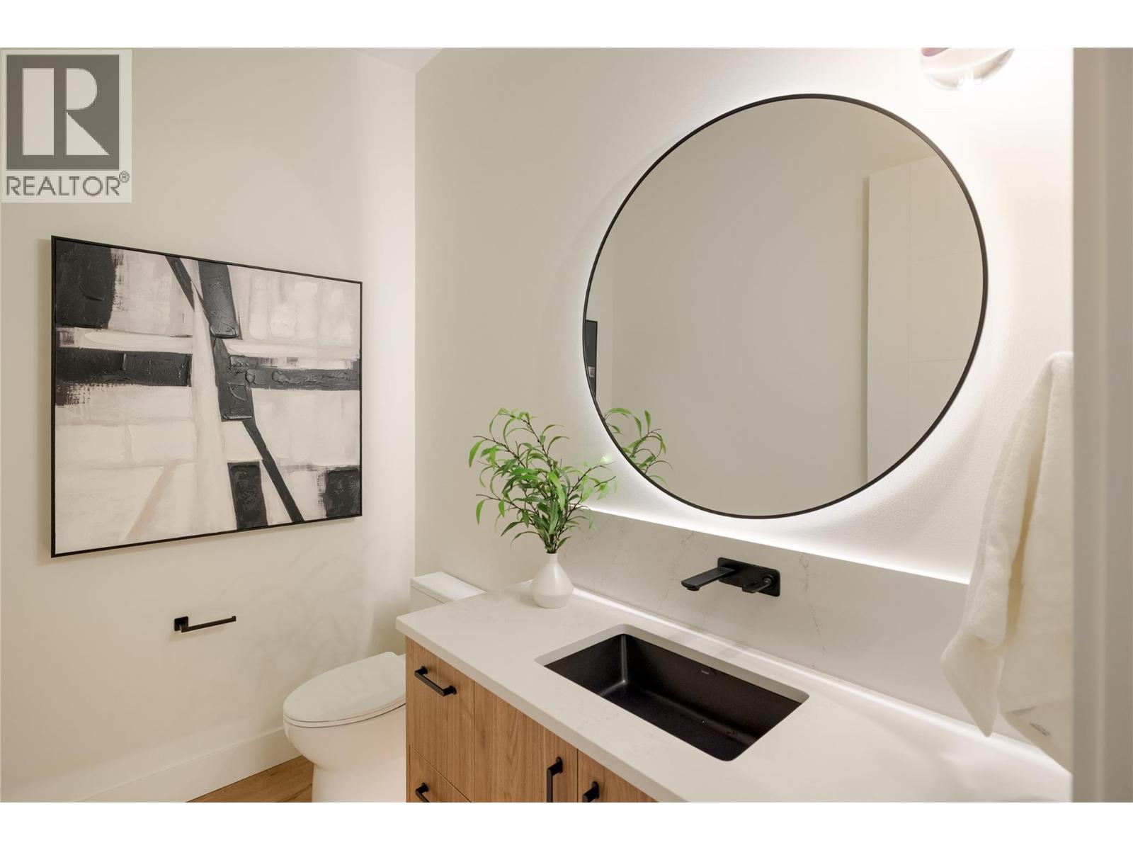  573 Clifton Court, Kelowna