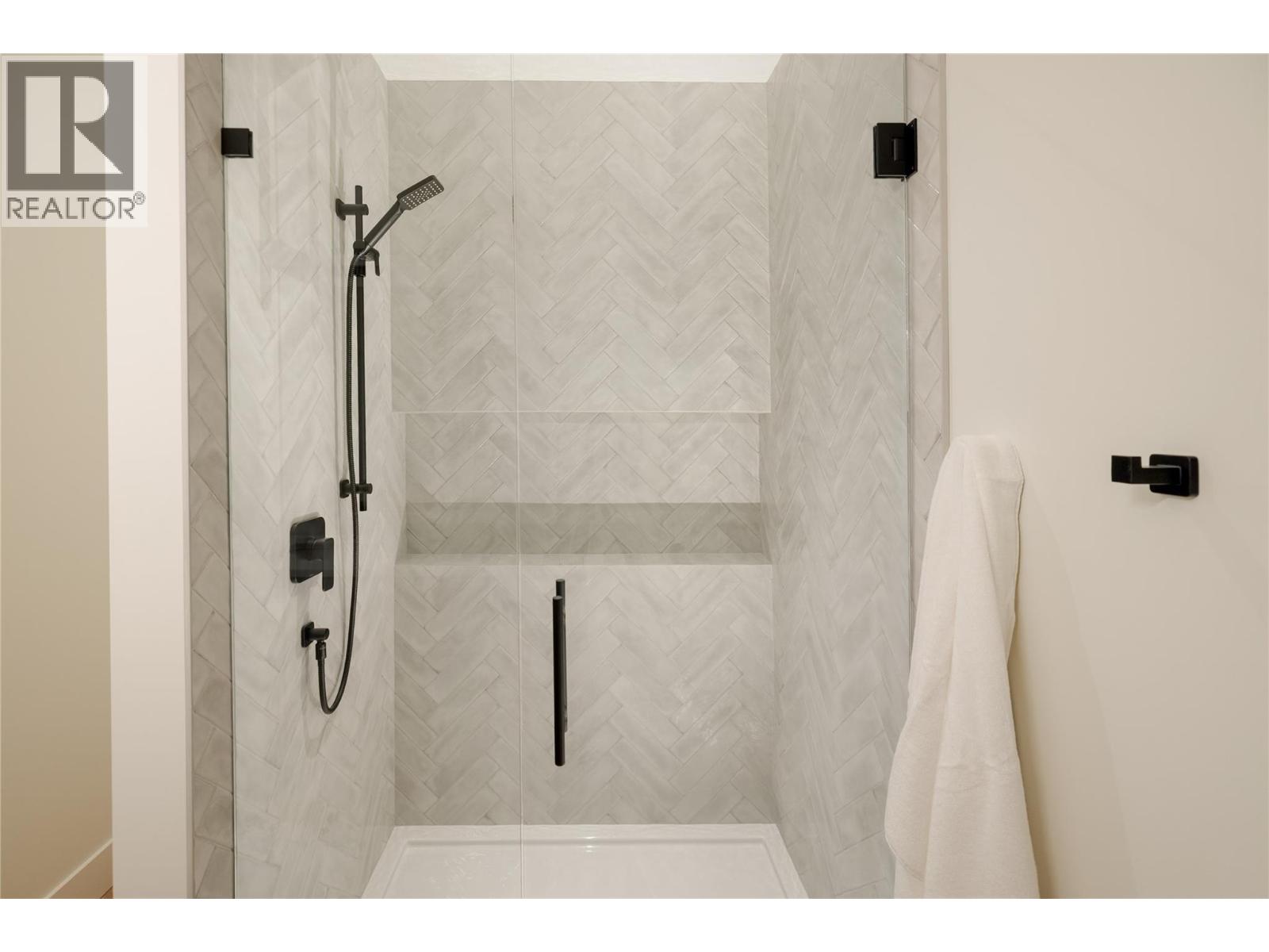  573 Clifton Court, Kelowna