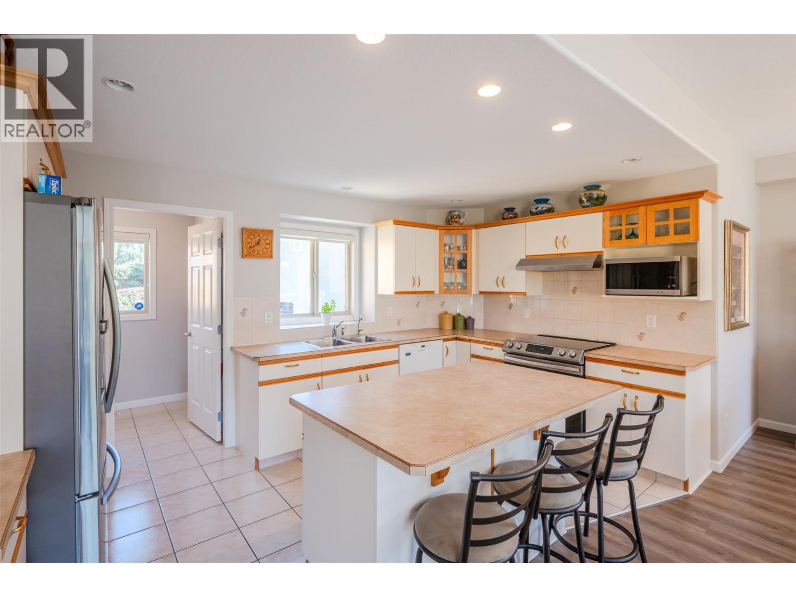 3604 LOBELIA Drive, Osoyoos