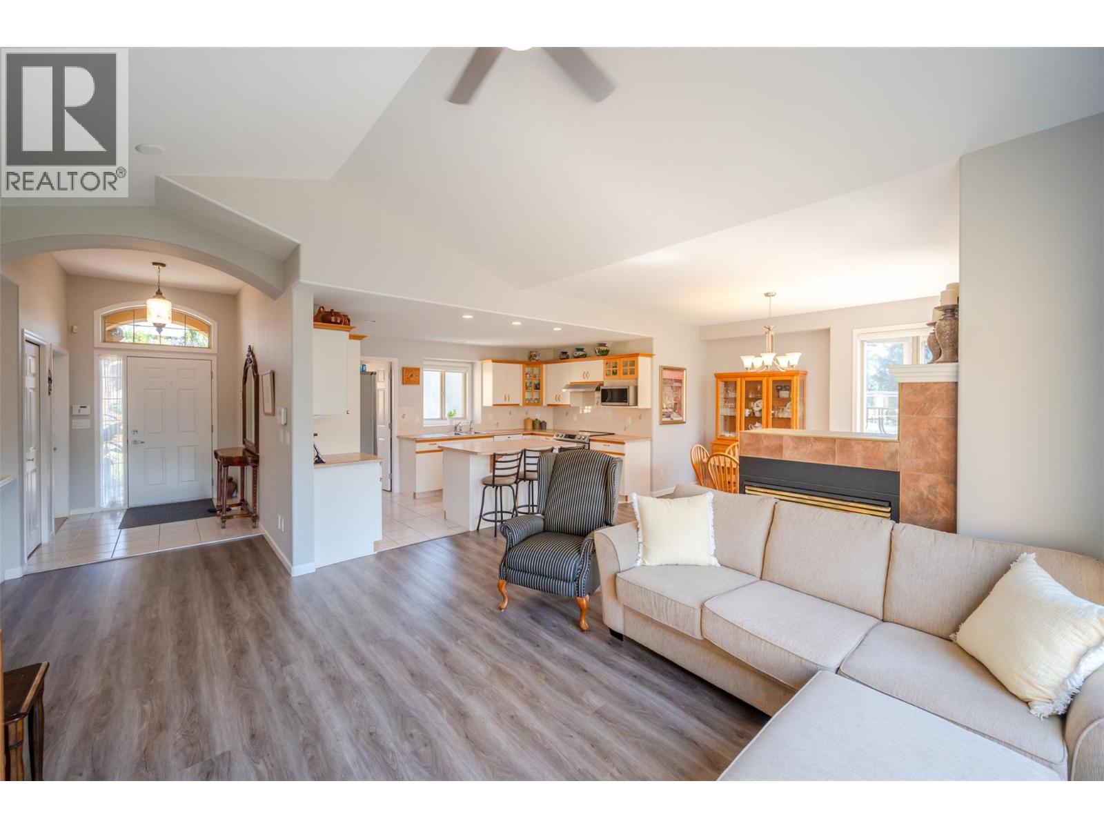 3604 LOBELIA Drive, Osoyoos