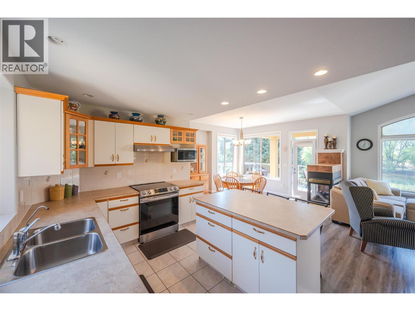 3604 LOBELIA Drive, Osoyoos