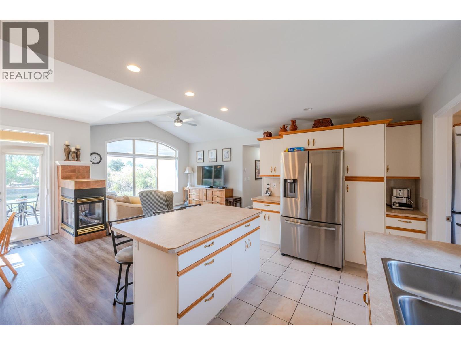 3604 LOBELIA Drive, Osoyoos