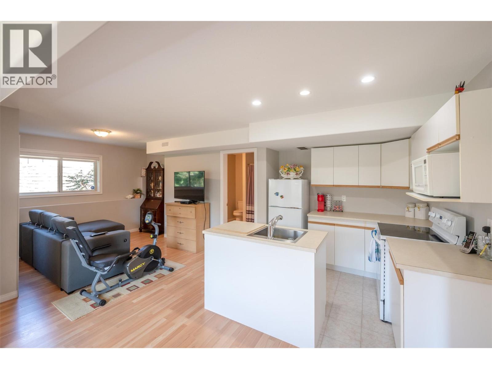 3604 LOBELIA Drive, Osoyoos