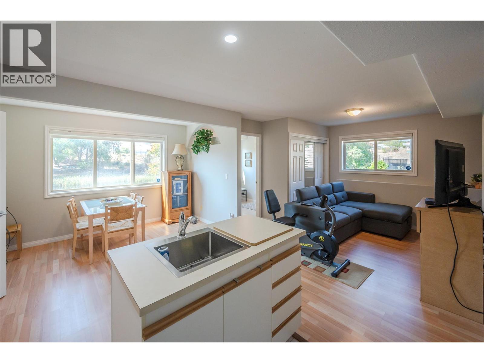 3604 LOBELIA Drive, Osoyoos