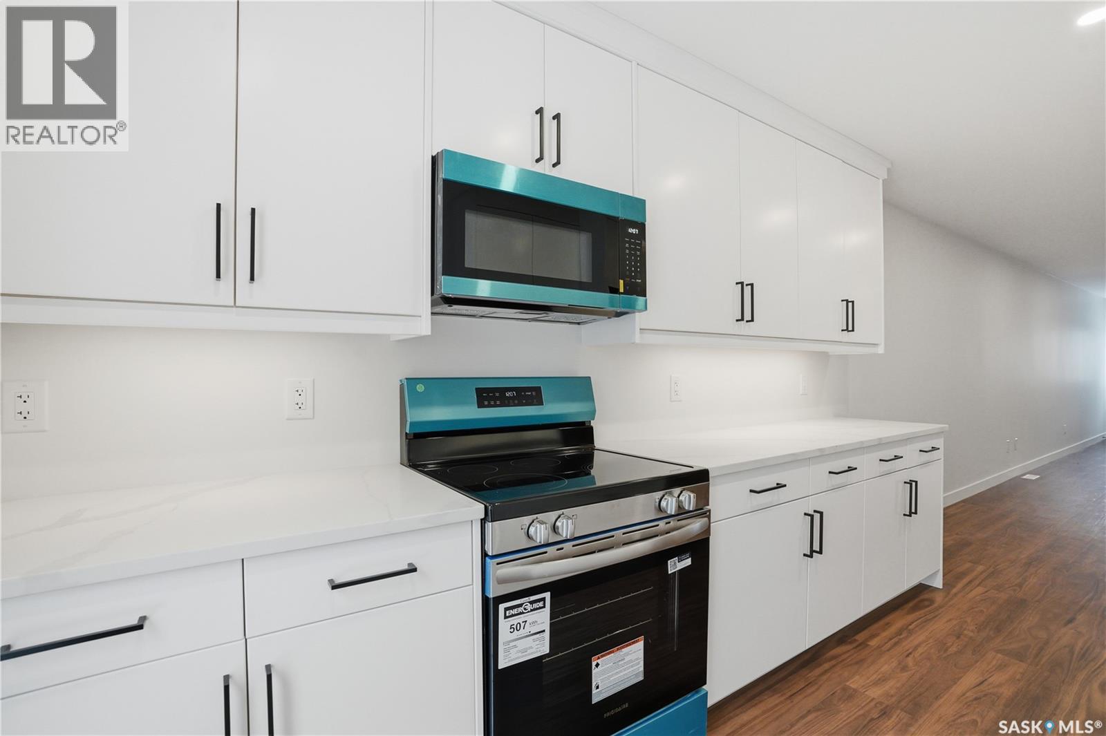 Single Family House Raised bungalow for Sale in  G AVENUE N Saskatoon 