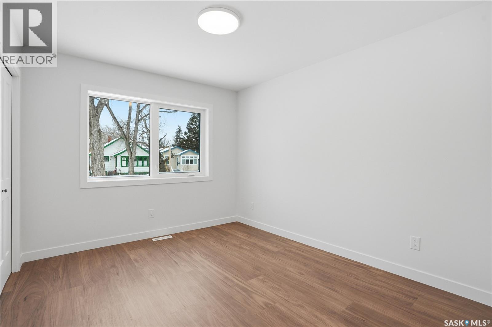 Single Family House Raised bungalow for Sale in  G AVENUE N Saskatoon 