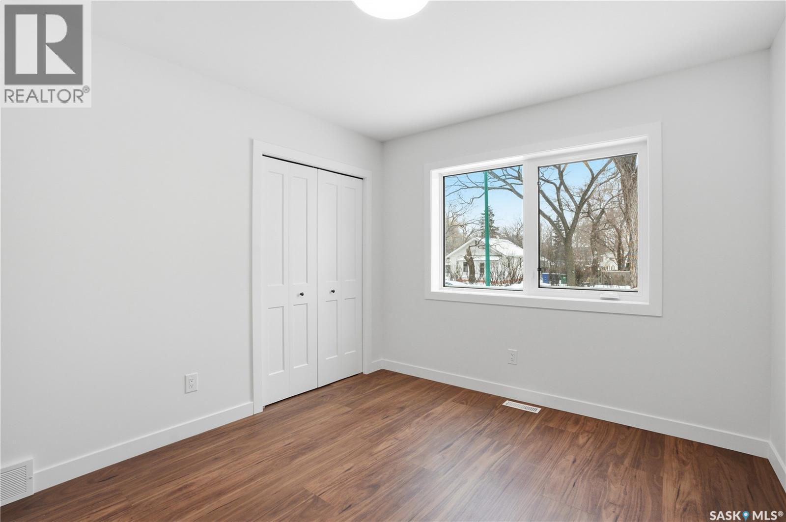 Single Family House Raised bungalow for Sale in  G AVENUE N Saskatoon 