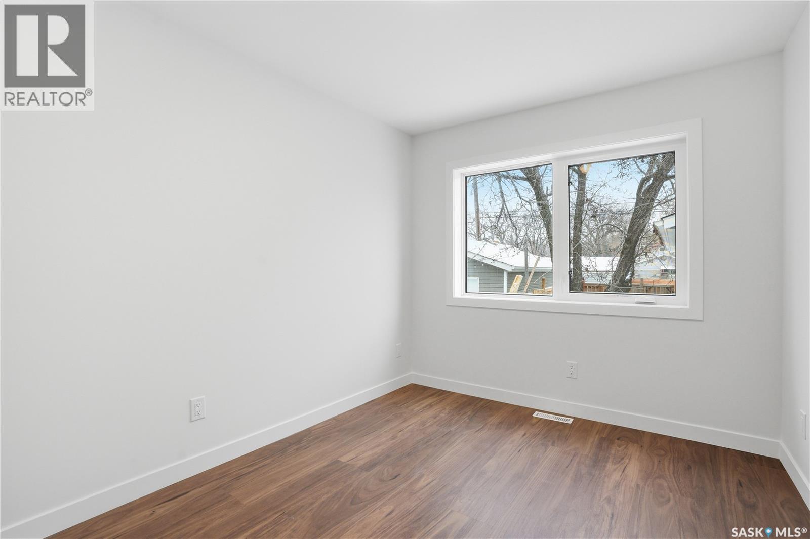 Single Family House Raised bungalow for Sale in  G AVENUE N Saskatoon 