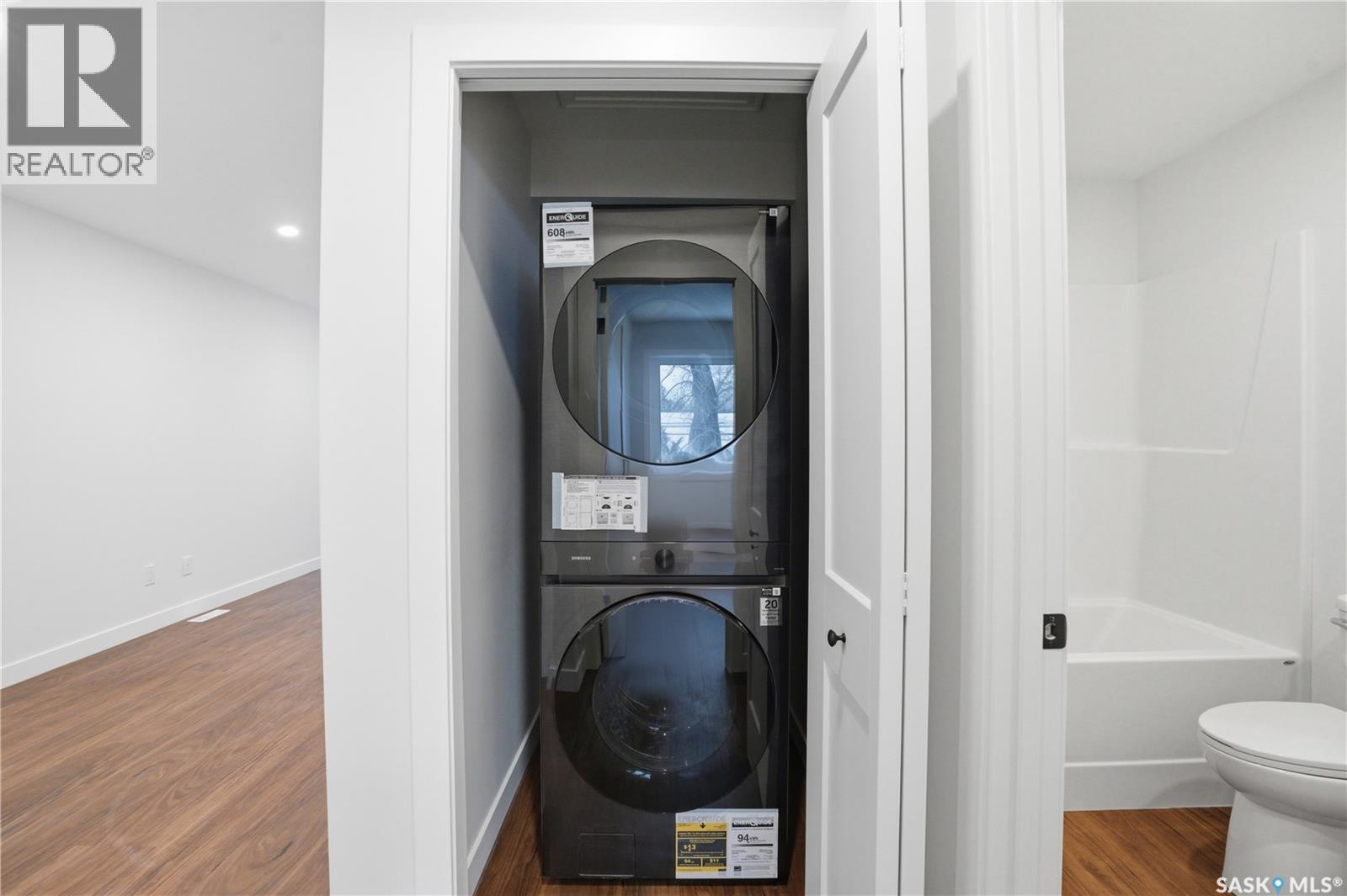 Single Family House Raised bungalow for Sale in  G AVENUE N Saskatoon 