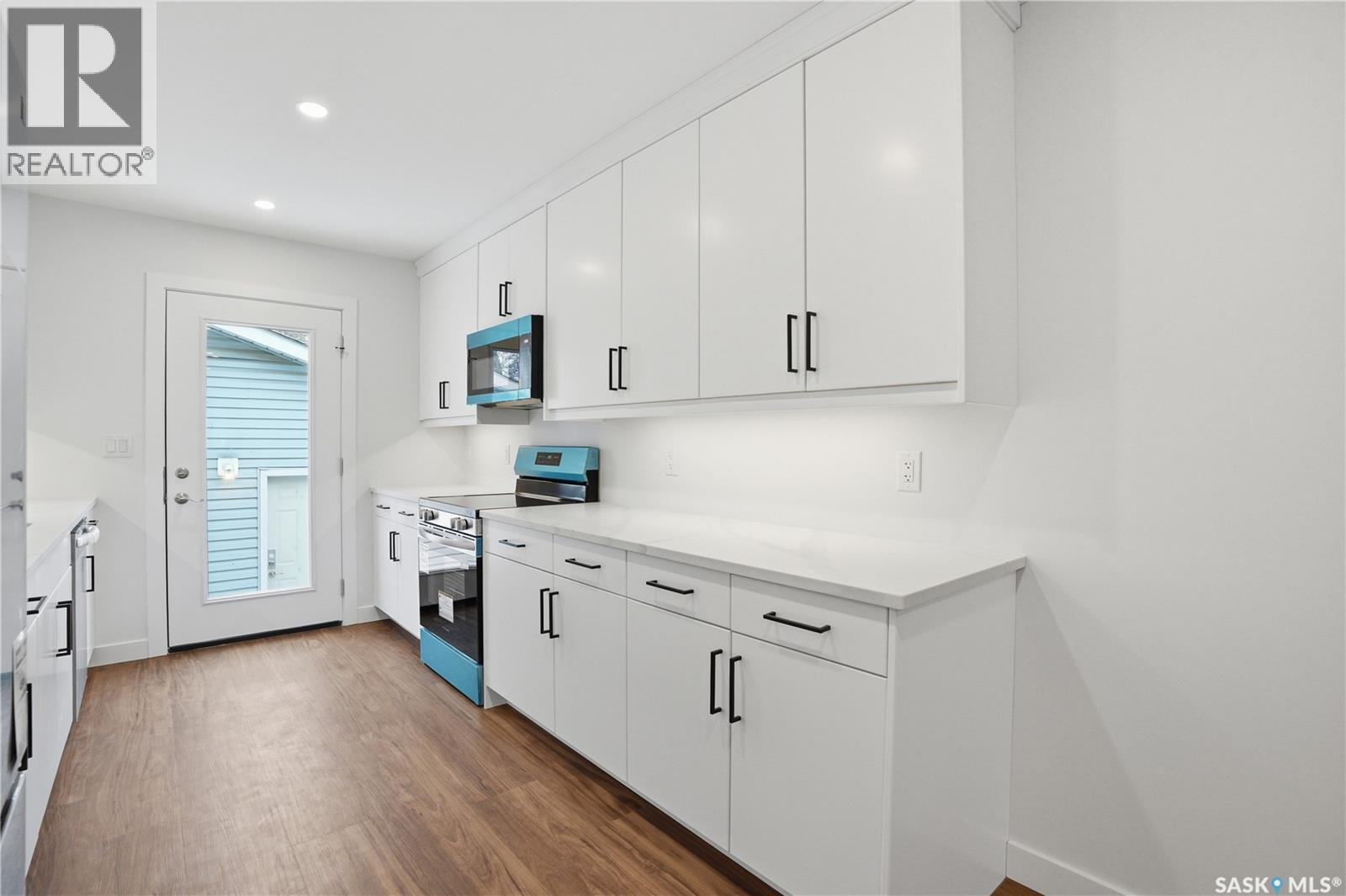 Single Family House Raised bungalow for Sale in  G AVENUE N Saskatoon 