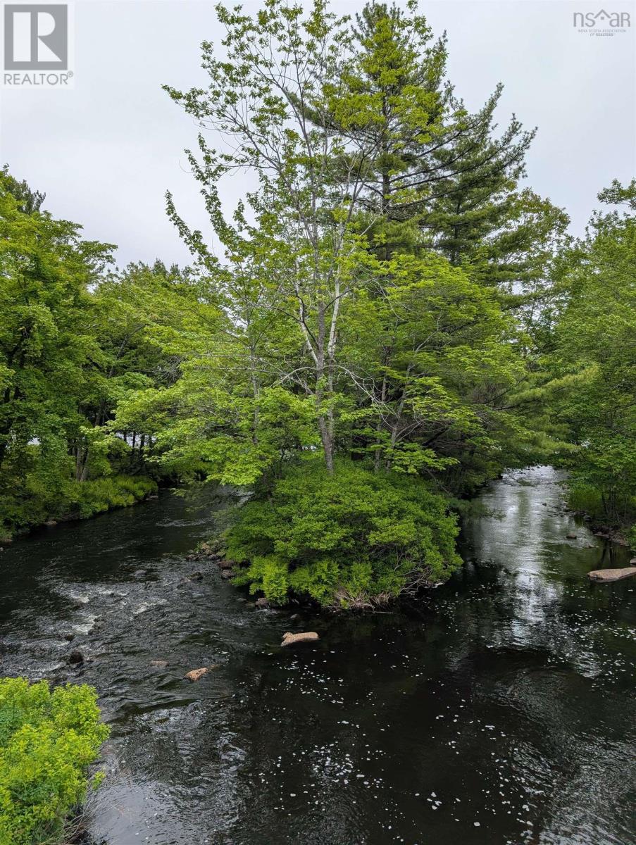 Property 25 of 32 of 67 Station Road