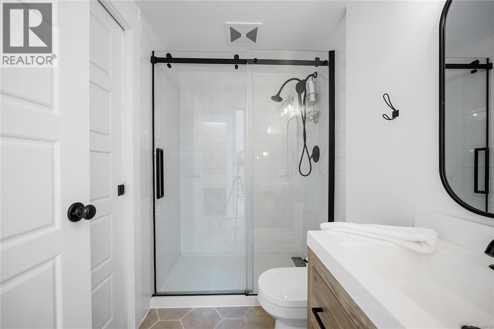 1475 GEORGINA RD - 22