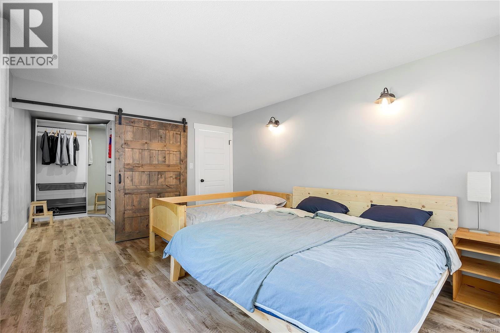 1475 GEORGINA RD - 23