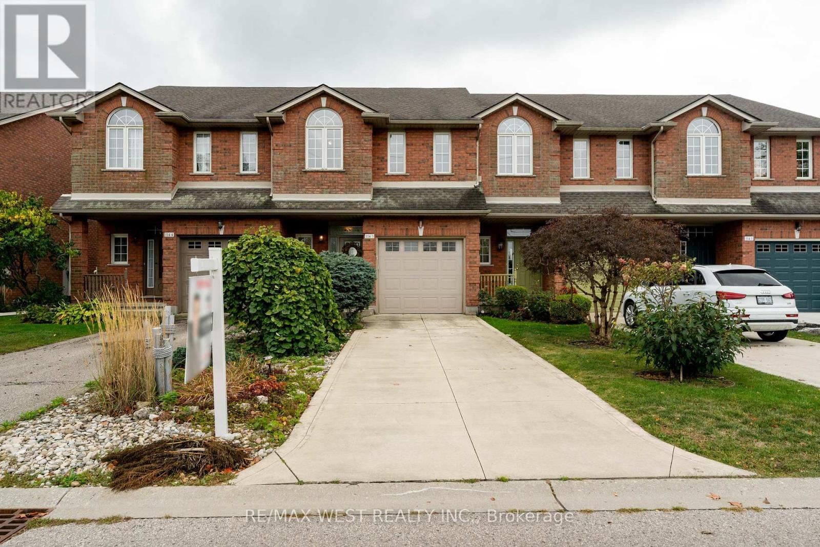 #3 114 BROWN STREET - 2
