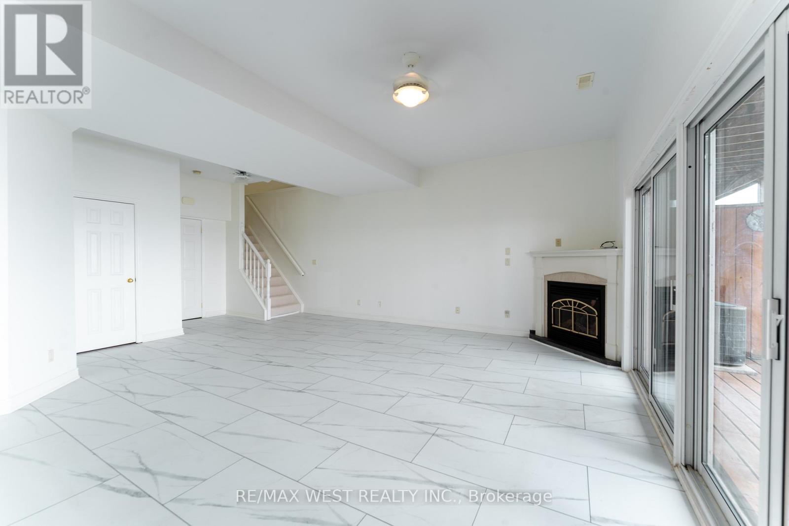 #3 114 BROWN STREET - 28