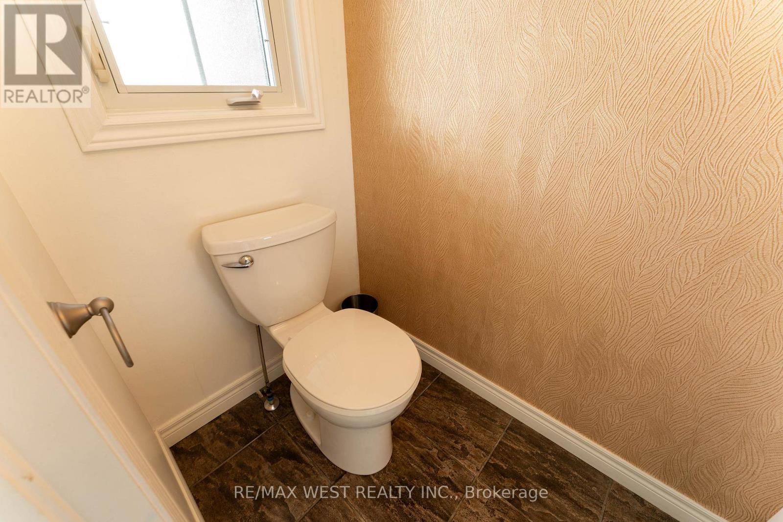 #3 114 BROWN STREET - 8