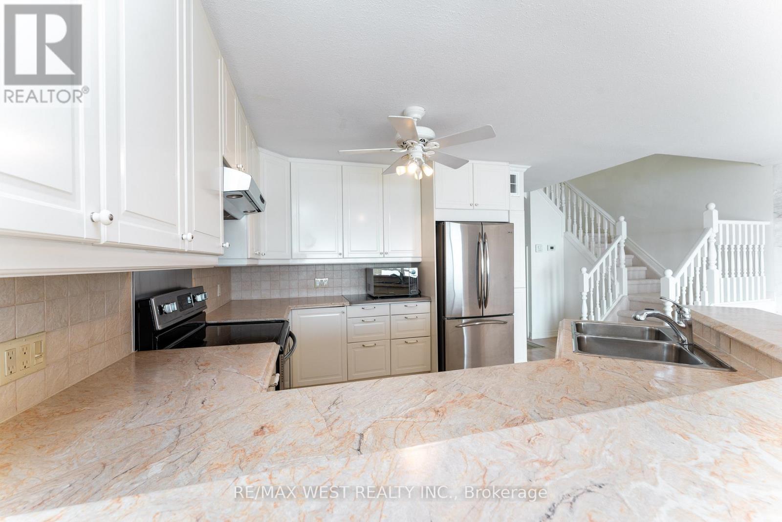 #3 114 BROWN STREET - 9