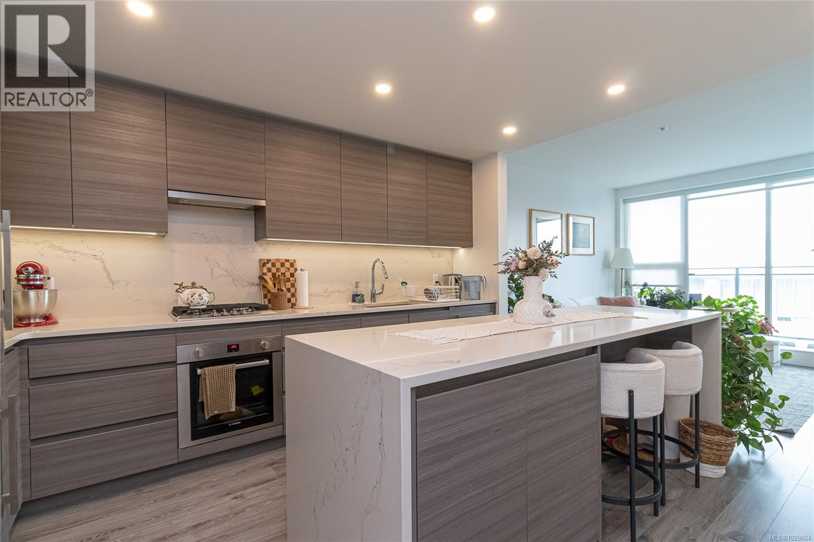 1002 777 Herald Street, Victoria