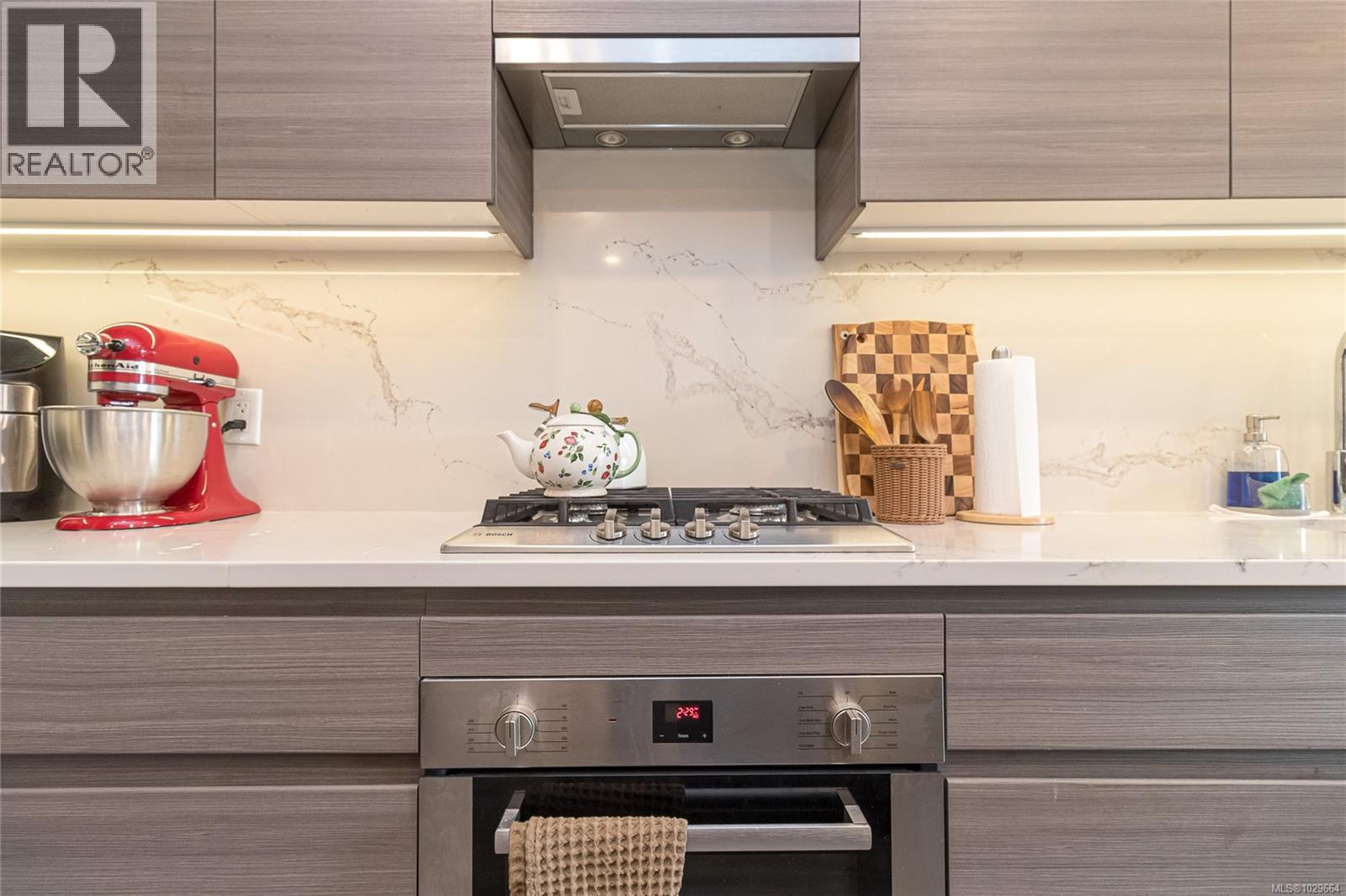 1002 777 Herald Street, Victoria