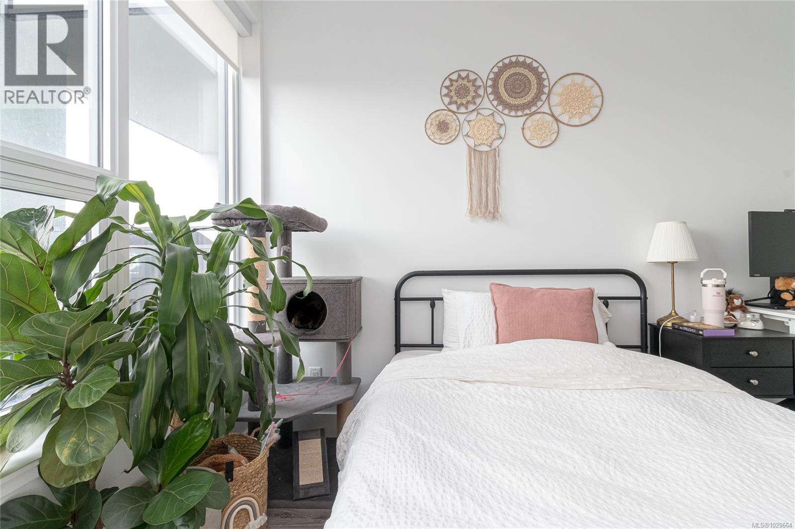 1002 777 Herald Street, Victoria