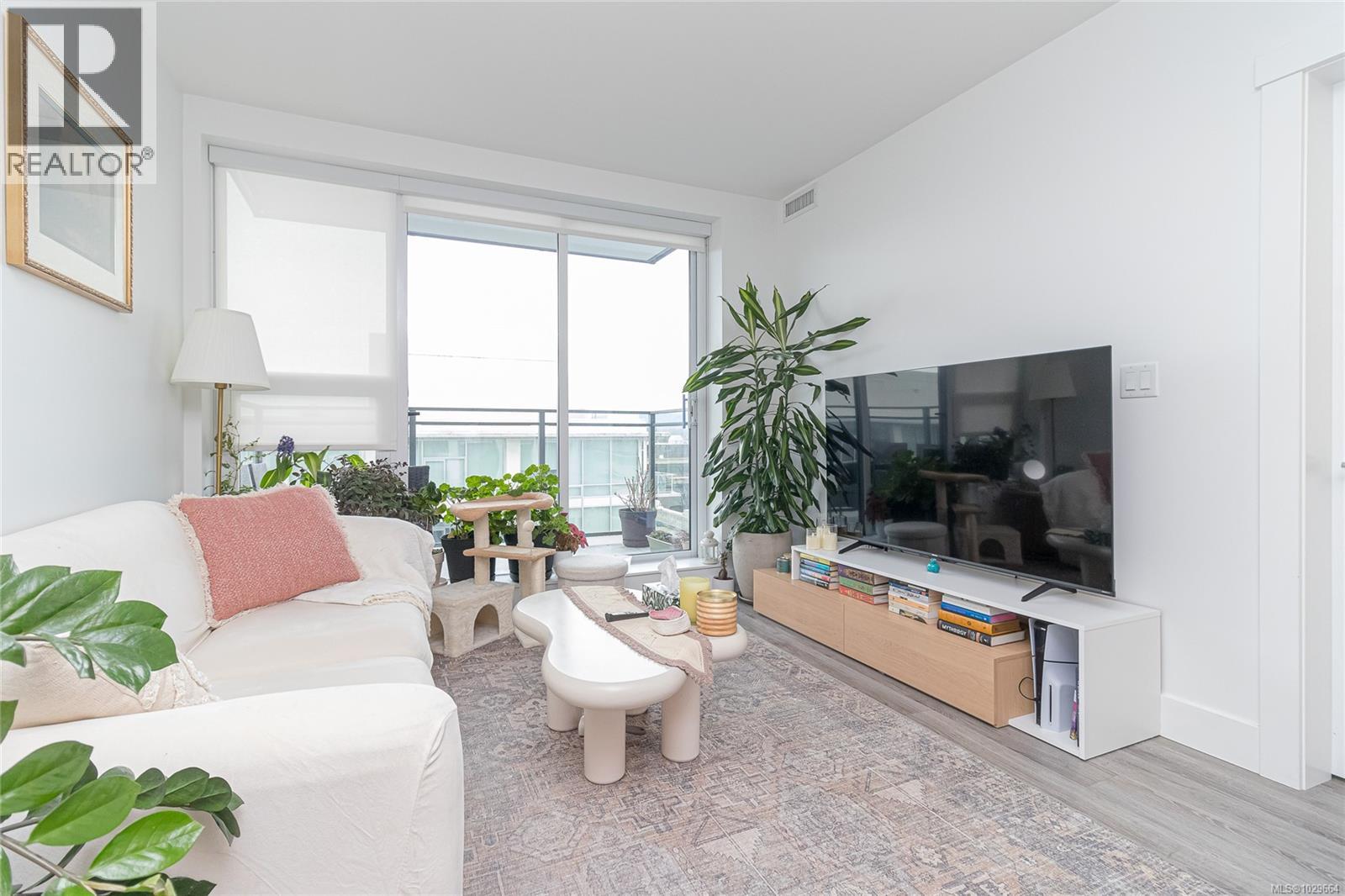 1002 777 Herald Street, Victoria