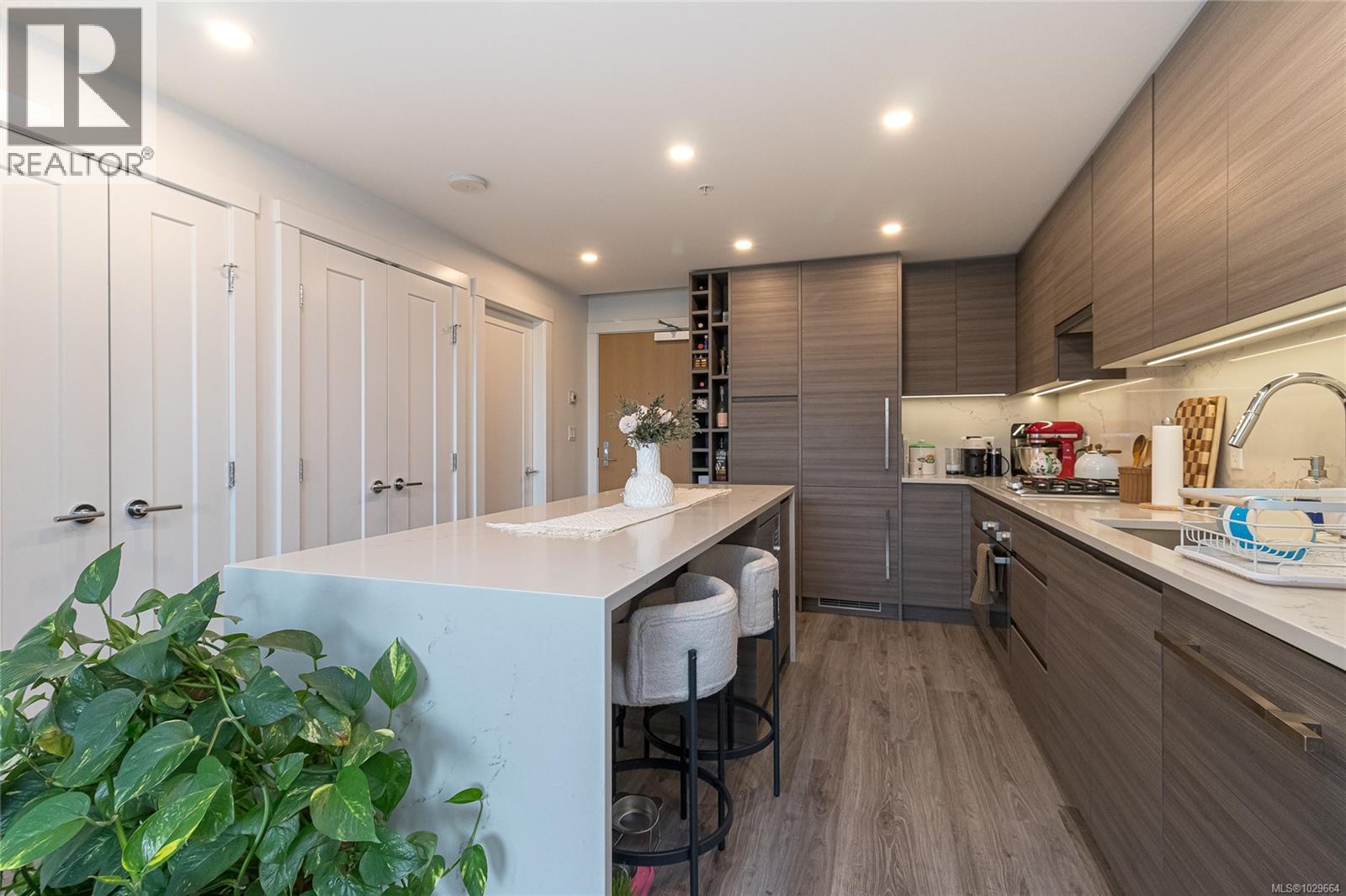 1002 777 Herald Street, Victoria