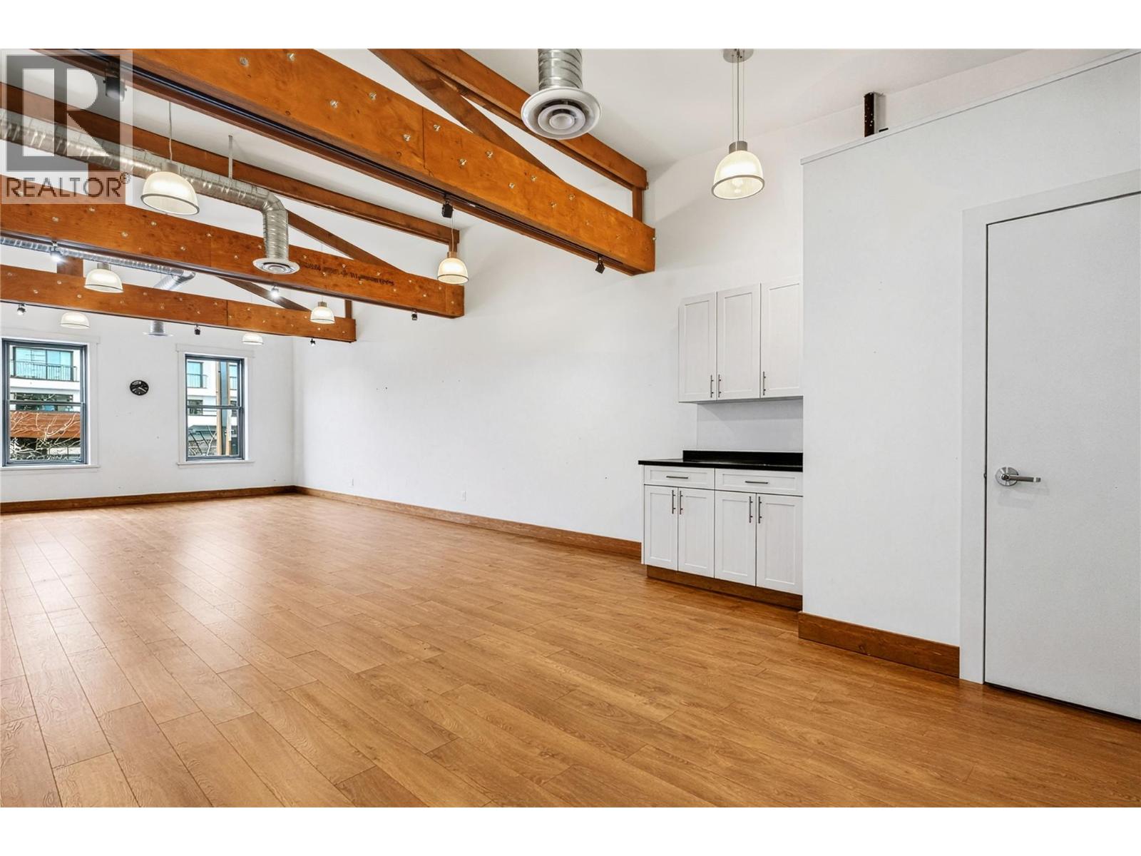 203 339 Bernard Avenue, Kelowna