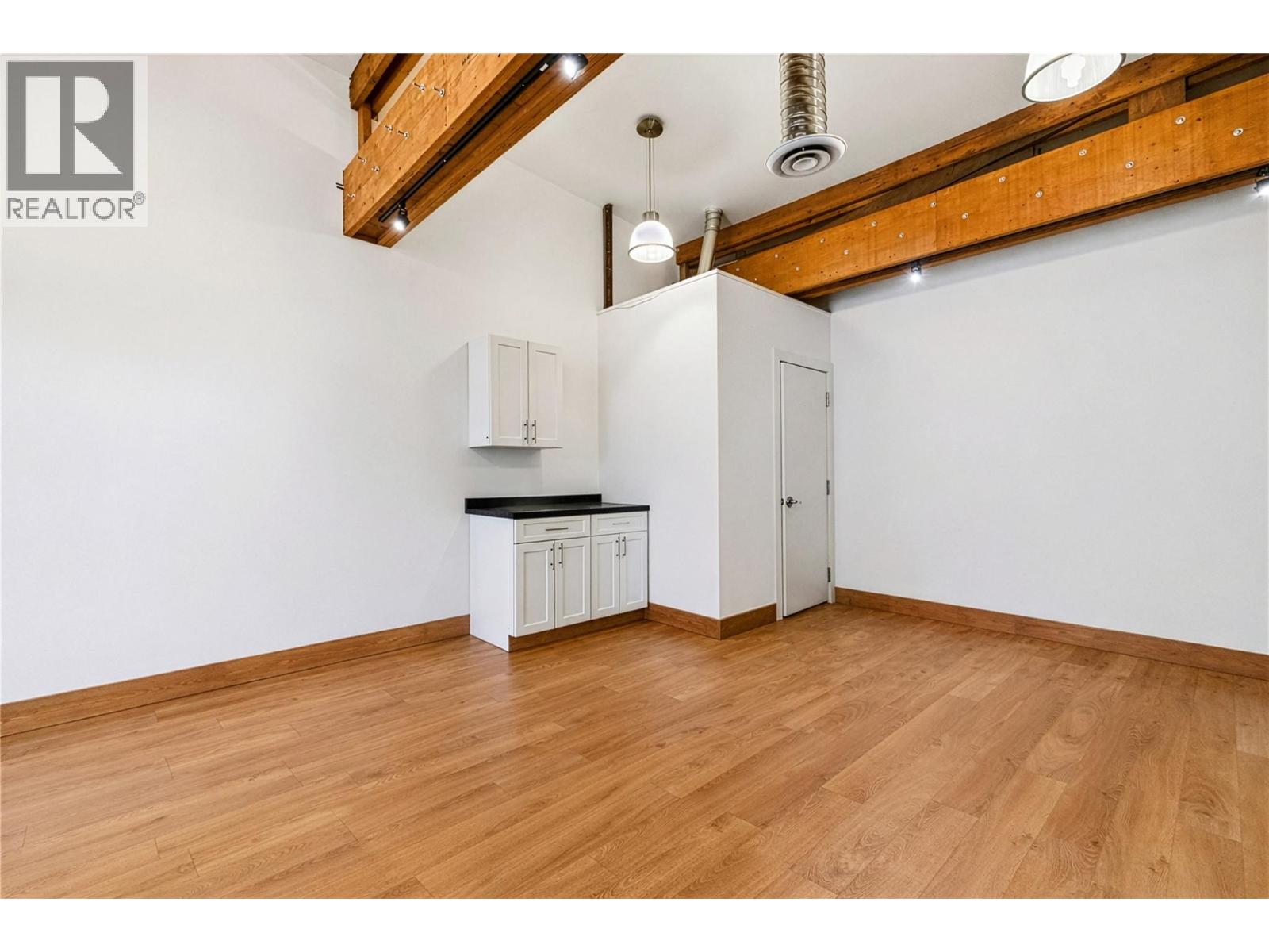 203 339 Bernard Avenue, Kelowna