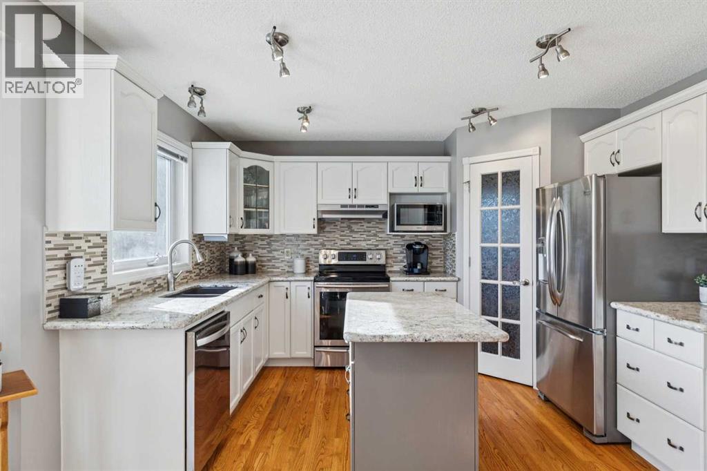 Single Family House for Sale in  Rocky Ridge Bay NW Rocky Ridge Calgary 