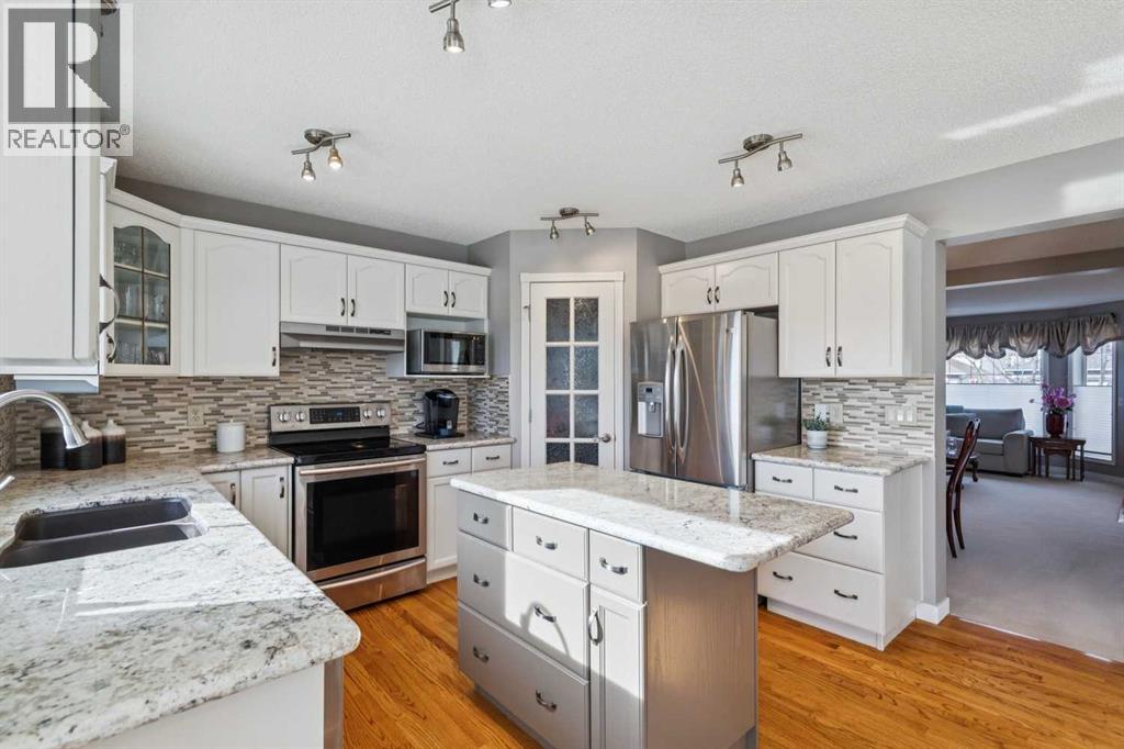 Single Family House for Sale in  Rocky Ridge Bay NW Rocky Ridge Calgary 