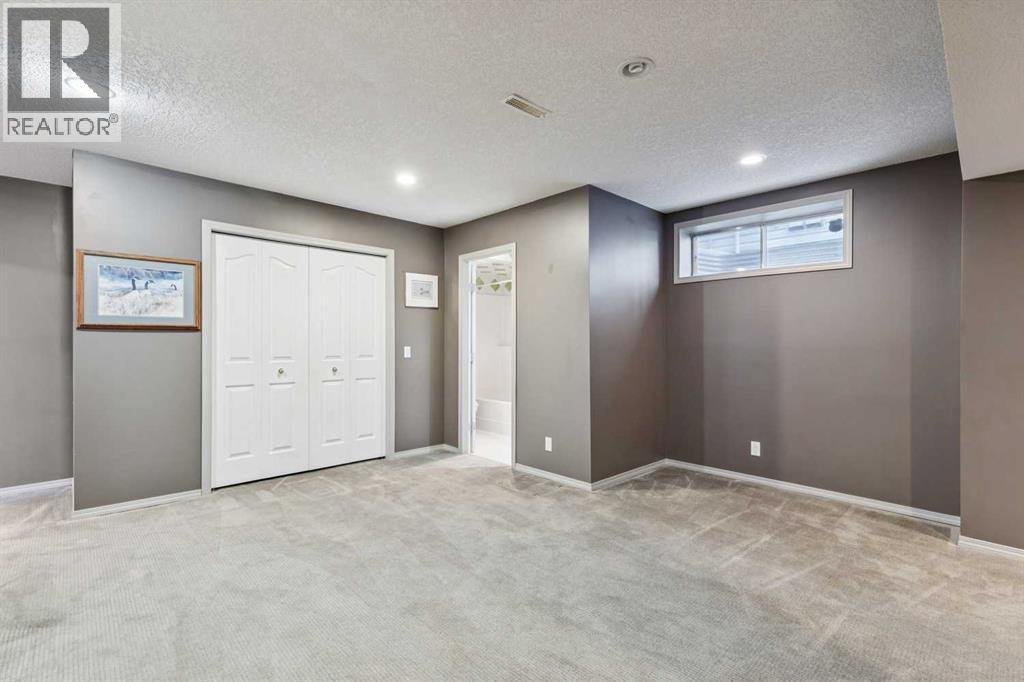 Single Family House for Sale in  Rocky Ridge Bay NW Rocky Ridge Calgary 