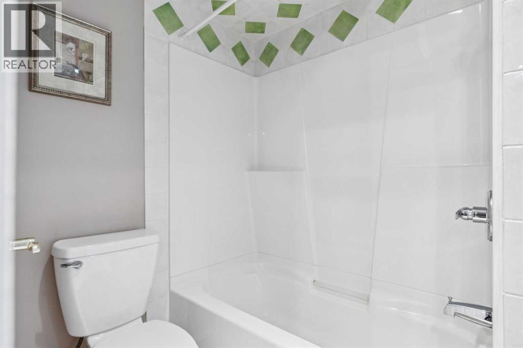 Single Family House for Sale in  Rocky Ridge Bay NW Rocky Ridge Calgary 